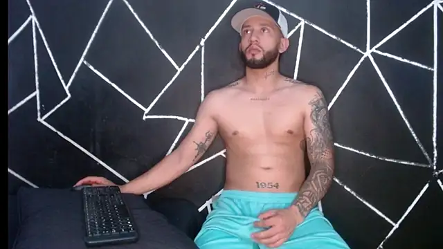 Snapshot of maxXximo777 chatting on December 5, 4:37 am maxXximo777 online show from December 5, 4:37 am