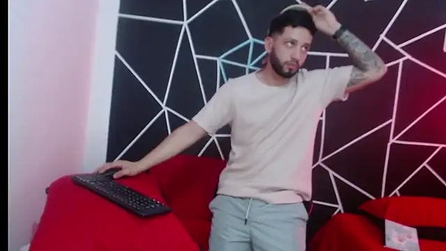 Snapshot of maxXximo777 chatting on January 20, 5:06 pm maxXximo777 online show from January 20, 5:06 pm