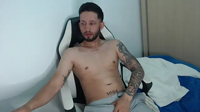 Snapshot of maxXximo777 chatting on February 26, 5:53 pm maxXximo777 online show from February 26, 5:53 pm