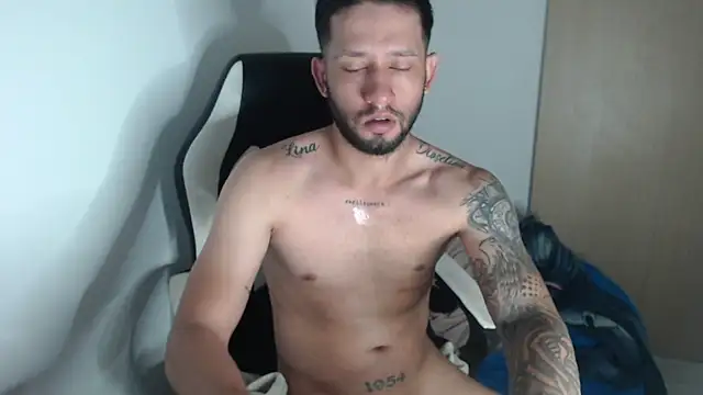 Snapshot of maxXximo777 chatting on February 27, 3:48 pm maxXximo777 online show from February 27, 3:48 pm