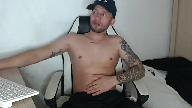 Snapshot of maxXximo777 chatting on January 30, 3:44 am maxXximo777 online show from January 30, 3:44 am