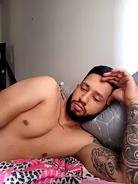 Snapshot of maxXximo777 chatting on December 12, 5:15 pm maxXximo777 online show from December 12, 5:15 pm