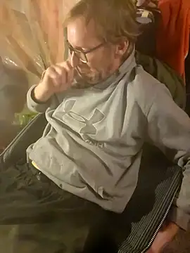 Snapshot of chatwatchcum chatting on November 18, 6:11 pm chatwatchcum online show from November 18, 6:11 pm