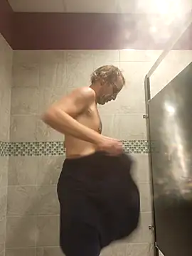 Snapshot of chatwatchcum chatting on November 4, 3:49 pm chatwatchcum online show from November 4, 3:49 pm