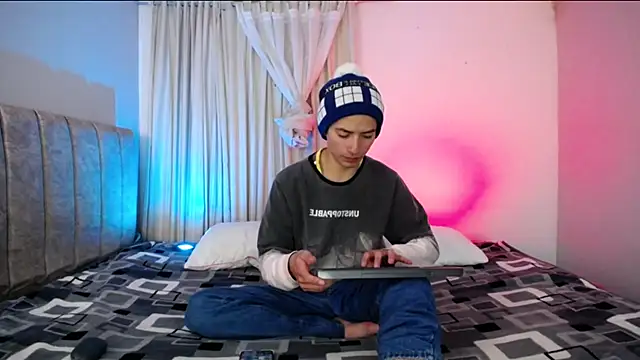 Yellowpokemon23 online show from April 6, 1:01 am