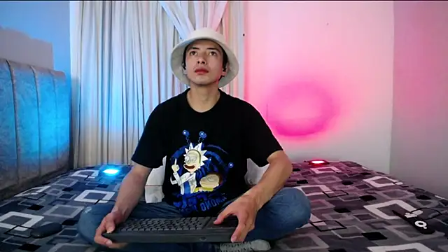 Yellowpokemon23 online show from April 3, 3:46 am