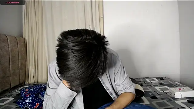 Yellowpokemon23 online show from November 14, 3:21 am