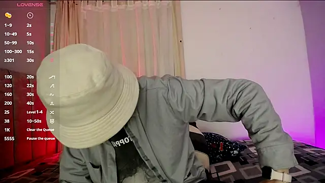 Yellowpokemon23 online show from November 24, 2:11 am