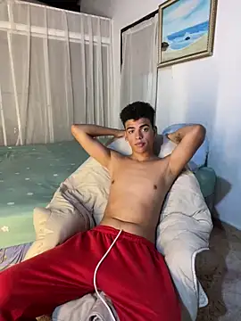 Snapshot of Leo_bunny_hot chatting on February 24, 7:30 pm Leo bunny hot online show from February 24, 7:30 pm