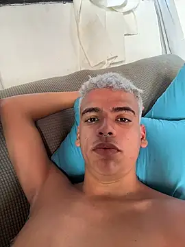 Leo bunny hot online show from April 12, 8:01 pm