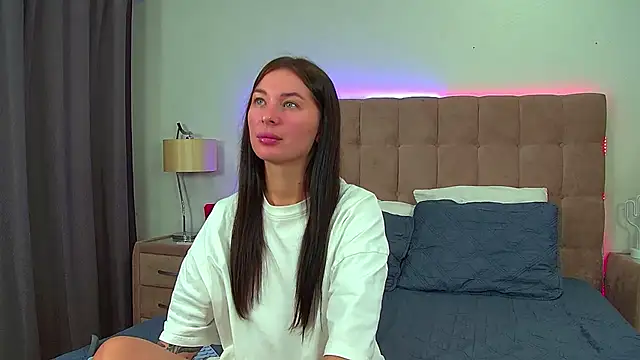 AlexandraBloom online show from September 29, 6:13 pm