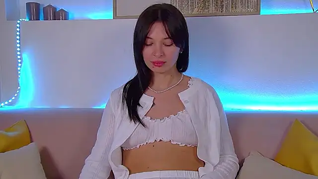 AlexandraBloom online show from March 6, 9:31 pm