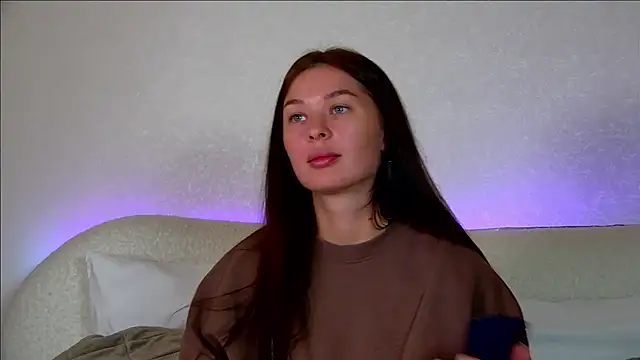 AlexandraBloom online show from October 11, 6:31 pm