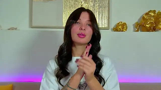 AlexandraBloom online show from November 10, 6:24 pm