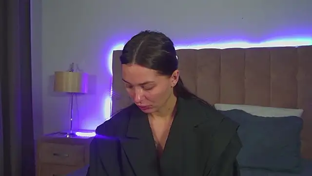 AlexandraBloom online show from November 30, 6:09 pm