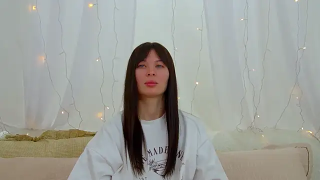 AlexandraBloom online show from February 11, 6:41 pm