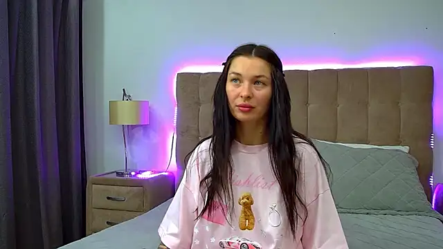 AlexandraBloom online show from November 13, 6:23 pm