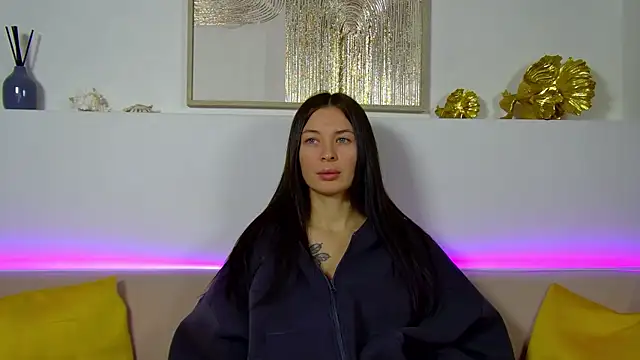 AlexandraBloom online show from November 19, 6:19 pm