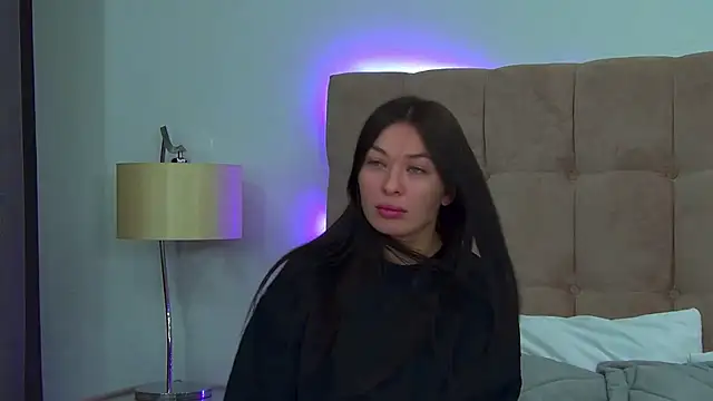 AlexandraBloom online show from November 8, 6:17 am