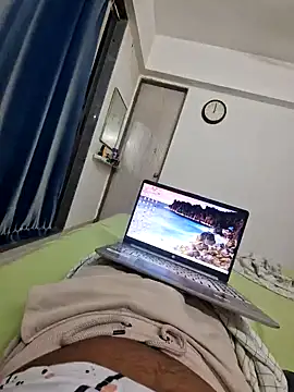 Snapshot of vivanpraj999 chatting on February 28, 6:09 pm vivanpraj999 online show from February 28, 6:09 pm