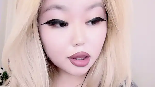 amelia sunlight online show from March 14, 1:27 am