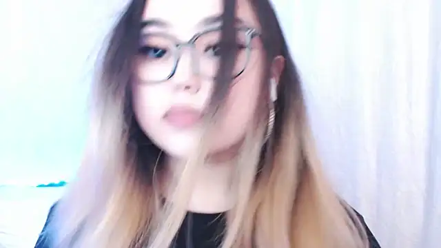 amelia sunlight online show from May 26, 3:43 pm