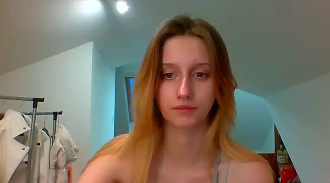 Snapshot of LUNA_delight chatting on December 2, 2:36 pm LUNA delight online show from December 2, 2:36 pm