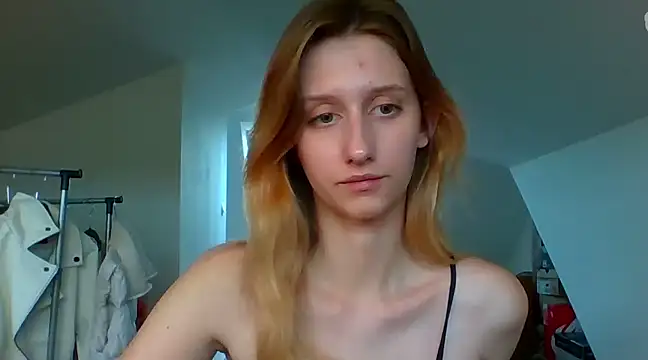 Snapshot of LUNA_delight chatting on December 4, 10:51 am LUNA delight online show from December 4, 10:51 am
