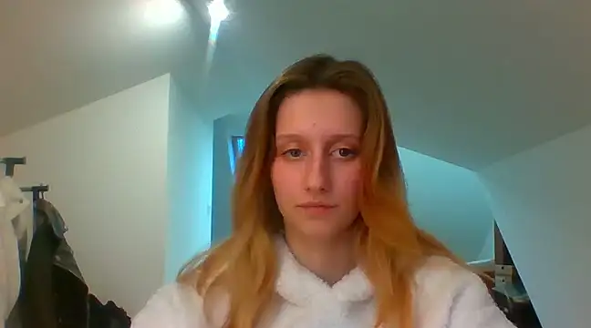 Snapshot of LUNA_delight chatting on January 8, 2:46 pm LUNA delight online show from January 8, 2:46 pm