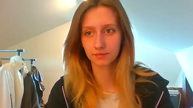 Snapshot of LUNA_delight chatting on March 19, 2:35 pm LUNA delight online show from March 19, 2:35 pm