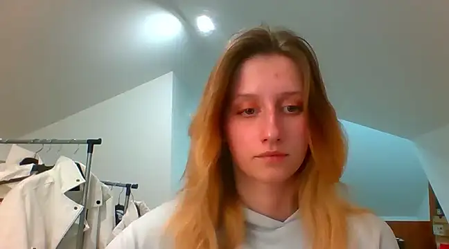 Snapshot of LUNA_delight chatting on December 6, 2:44 pm LUNA delight online show from December 6, 2:44 pm