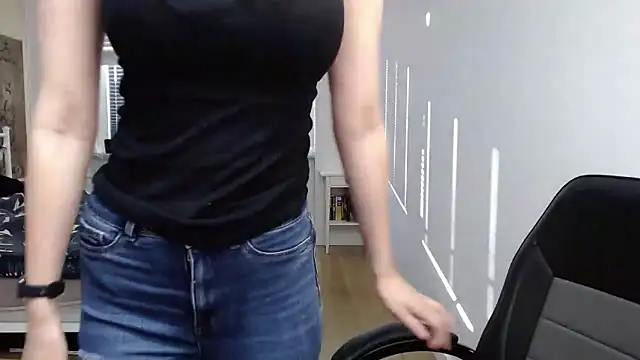 Snapshot of LUNA_delight chatting on September 9, 5:28 am LUNA delight online show from September 9, 5:28 am