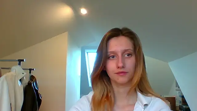 Snapshot of LUNA_delight chatting on February 14, 2:44 pm LUNA delight online show from February 14, 2:44 pm