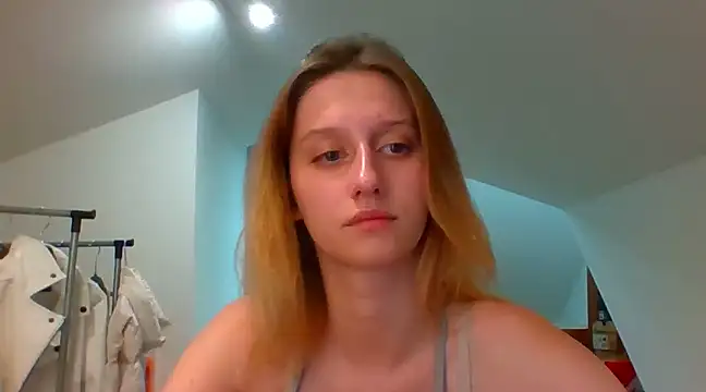 Snapshot of LUNA_delight chatting on December 2, 5:43 pm LUNA delight online show from December 2, 5:43 pm
