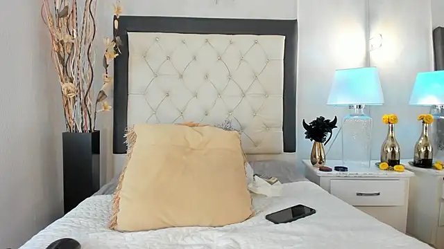 GaleHodge online show from December 17, 4:28 am