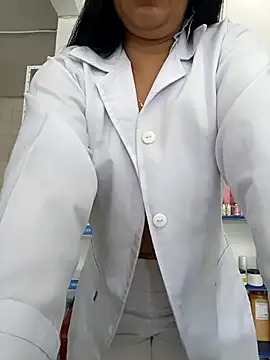 Megan jennerr online show from October 31, 2:24 pm