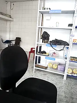 Megan jennerr online show from December 16, 3:05 pm