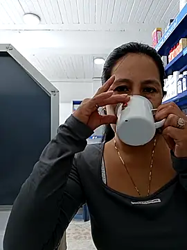 Megan jennerr online show from January 7, 3:06 pm