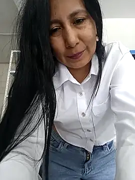 Megan jennerr online show from November 30, 3:02 pm