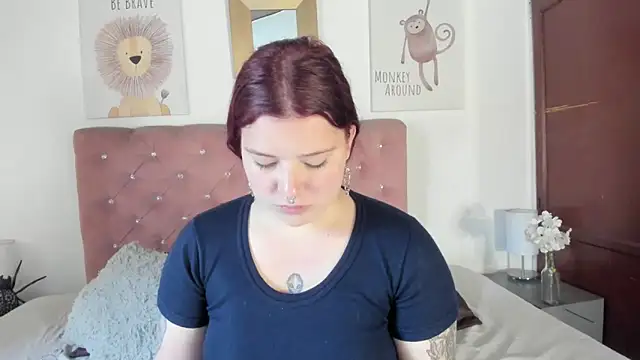 Snapshot of CelessteRedds chatting on November 19, 11:32 am CelessteRedds online show from November 19, 11:32 am