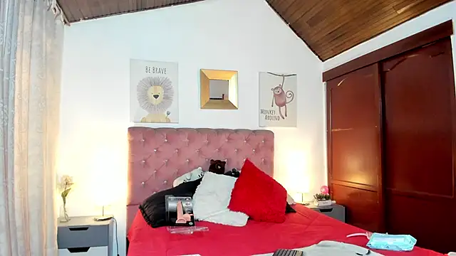 CelessteRedds online show from April 14, 11:37 am