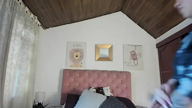 Snapshot of CelessteRedds chatting on November 25, 11:21 am CelessteRedds online show from November 25, 11:21 am