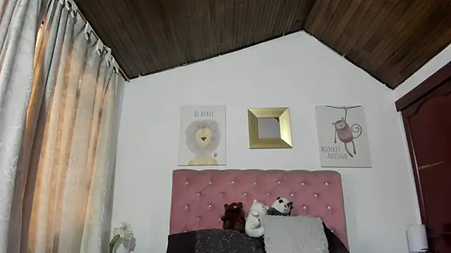 Snapshot of CelessteRedds chatting on December 5, 11:31 am CelessteRedds online show from December 5, 11:31 am