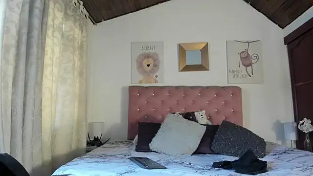 Snapshot of CelessteRedds chatting on November 26, 11:32 am CelessteRedds online show from November 26, 11:32 am