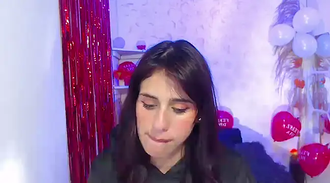 Snapshot of Melothompson chatting on February 15, 3:39 pm Melothompson online show from February 15, 3:39 pm