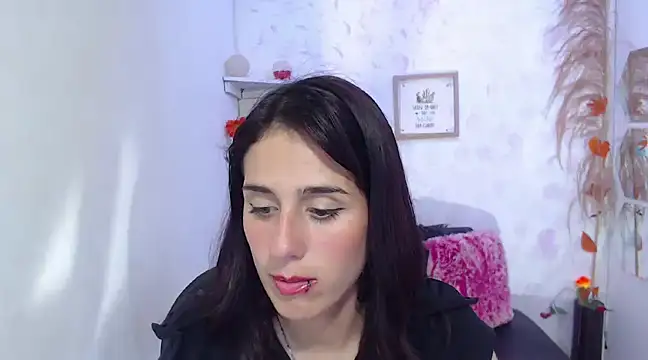 Snapshot of Melothompson chatting on February 12, 4:55 pm Melothompson online show from February 12, 4:55 pm