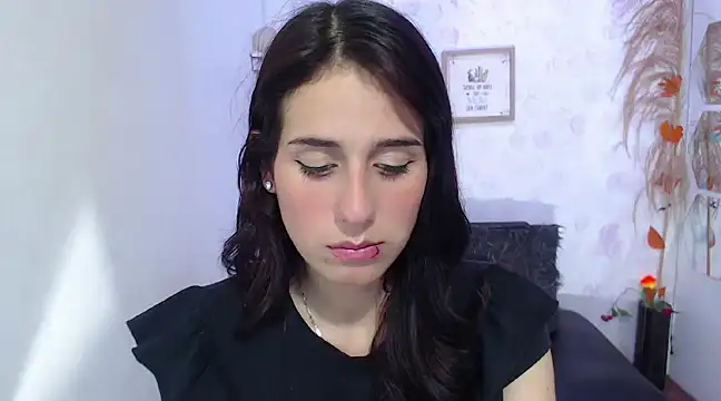 Snapshot of Melothompson chatting on February 12, 1:48 pm Melothompson online show from February 12, 1:48 pm