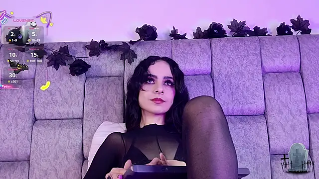 Snapshot of Alice_noir chatting on November 29, 10:54 pm Alice noir online show from November 29, 10:54 pm