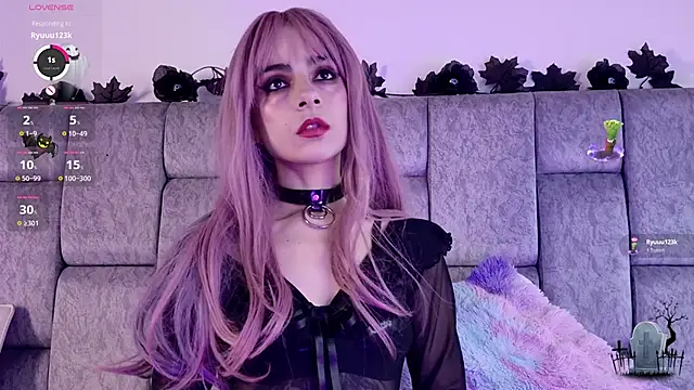 Snapshot of Alice_noir chatting on November 23, 12:48 pm Alice noir online show from November 23, 12:48 pm