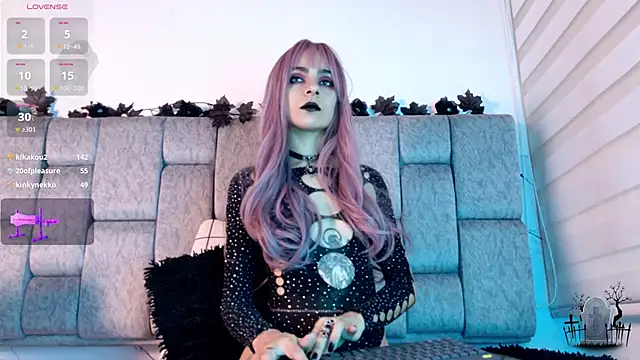 Snapshot of Alice_noir chatting on November 4, 11:08 pm Alice noir online show from November 4, 11:08 pm